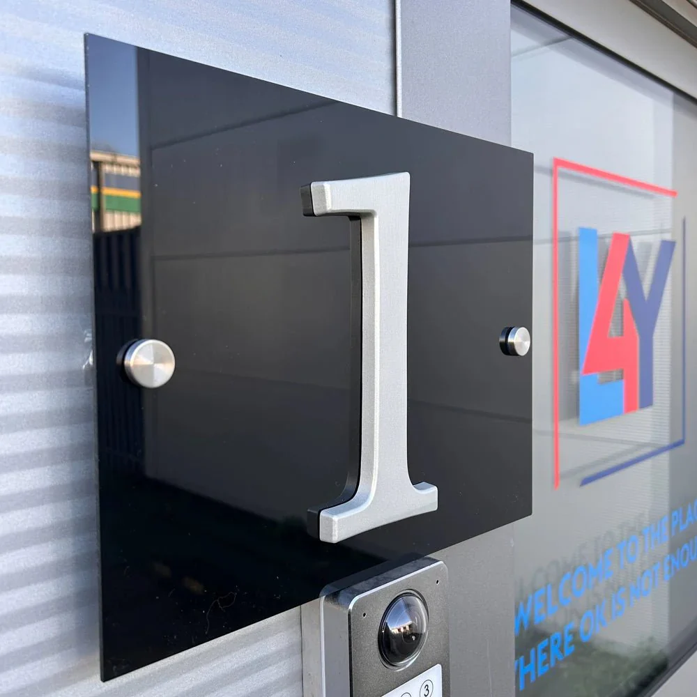Modern Aluminium House Numbers – Sleek Design and Easy Installation - Image 4